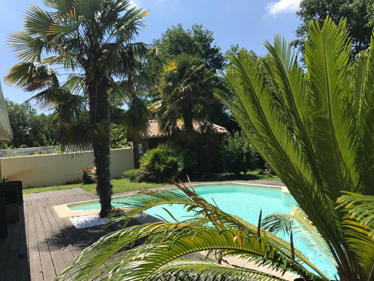 Les Rives Du Bassin Bed & Breakfast Льо Теш Екстериор снимка